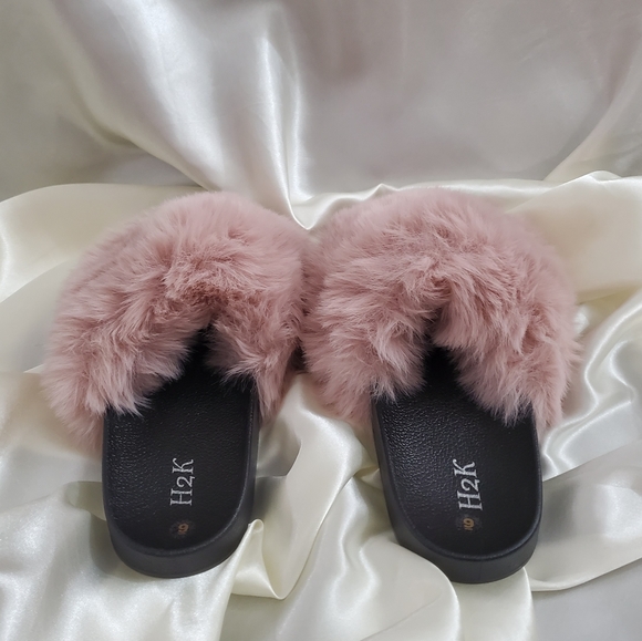 H2K Faux Fur Slides - Picture 4 of 5